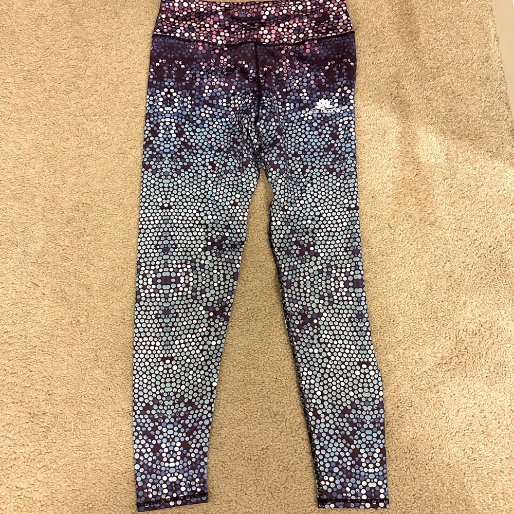 NWOT Lotus Leggings Size Medium